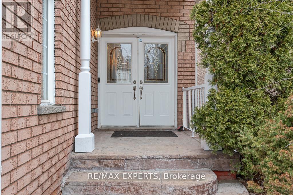 62 Colonial Crescent, Richmond Hill, Ontario  L4E 3X3 - Photo 4 - N13106756