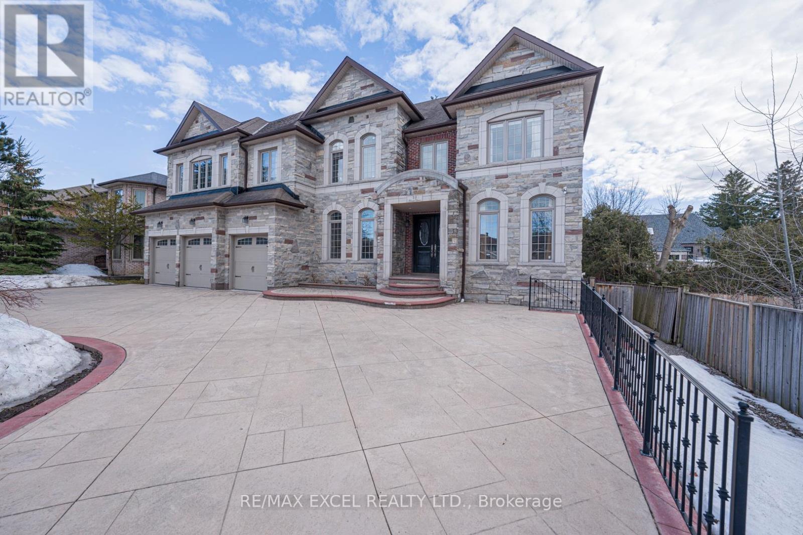 19 Addison Street, Richmond Hill, Ontario  L4C 9N1 - Photo 2 - N13106768