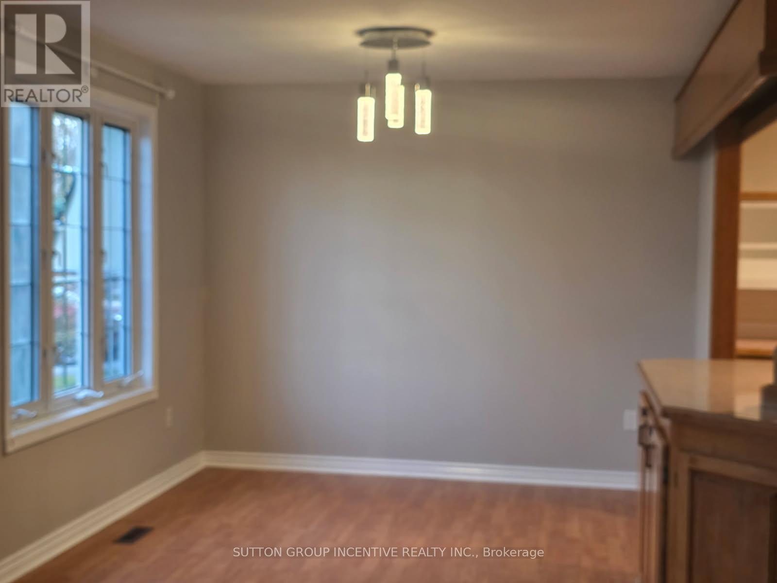 50 Farmingdale Crescent, Barrie, Ontario  L4M 5E5 - Photo 10 - S13106824