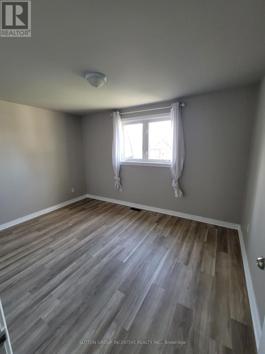 50 Farmingdale Crescent, Barrie, Ontario  L4M 5E5 - Photo 18 - S13106824
