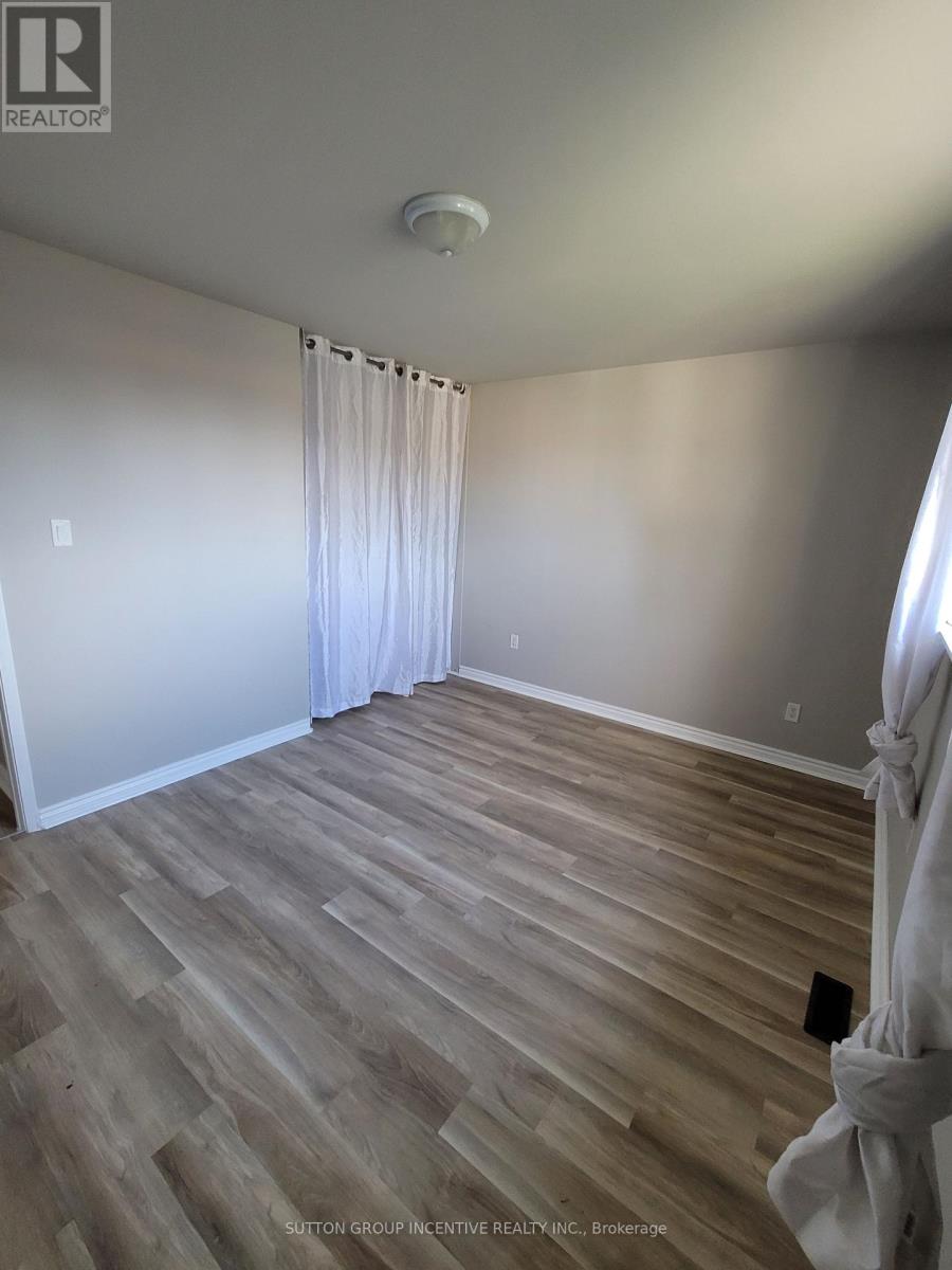 50 Farmingdale Crescent, Barrie, Ontario  L4M 5E5 - Photo 19 - S13106824