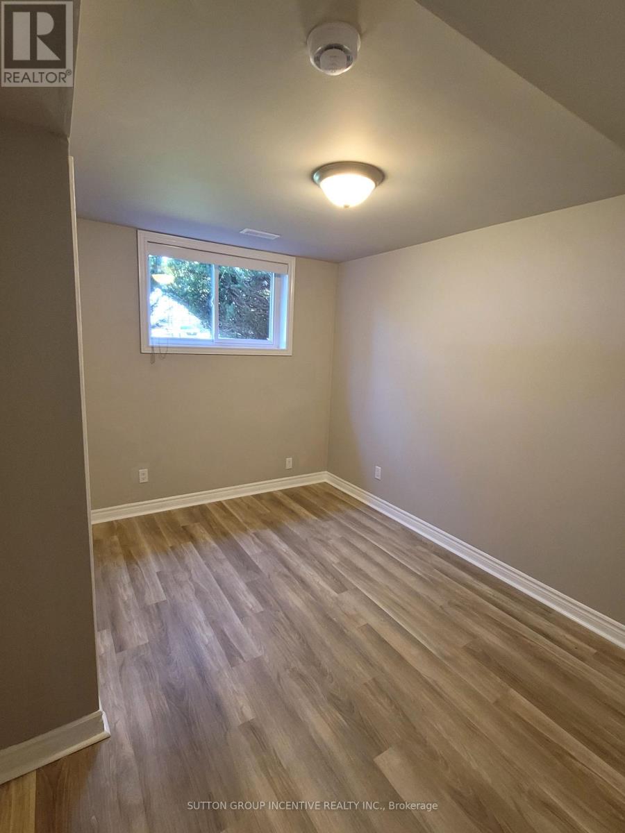 50 Farmingdale Crescent, Barrie, Ontario  L4M 5E5 - Photo 34 - S13106824