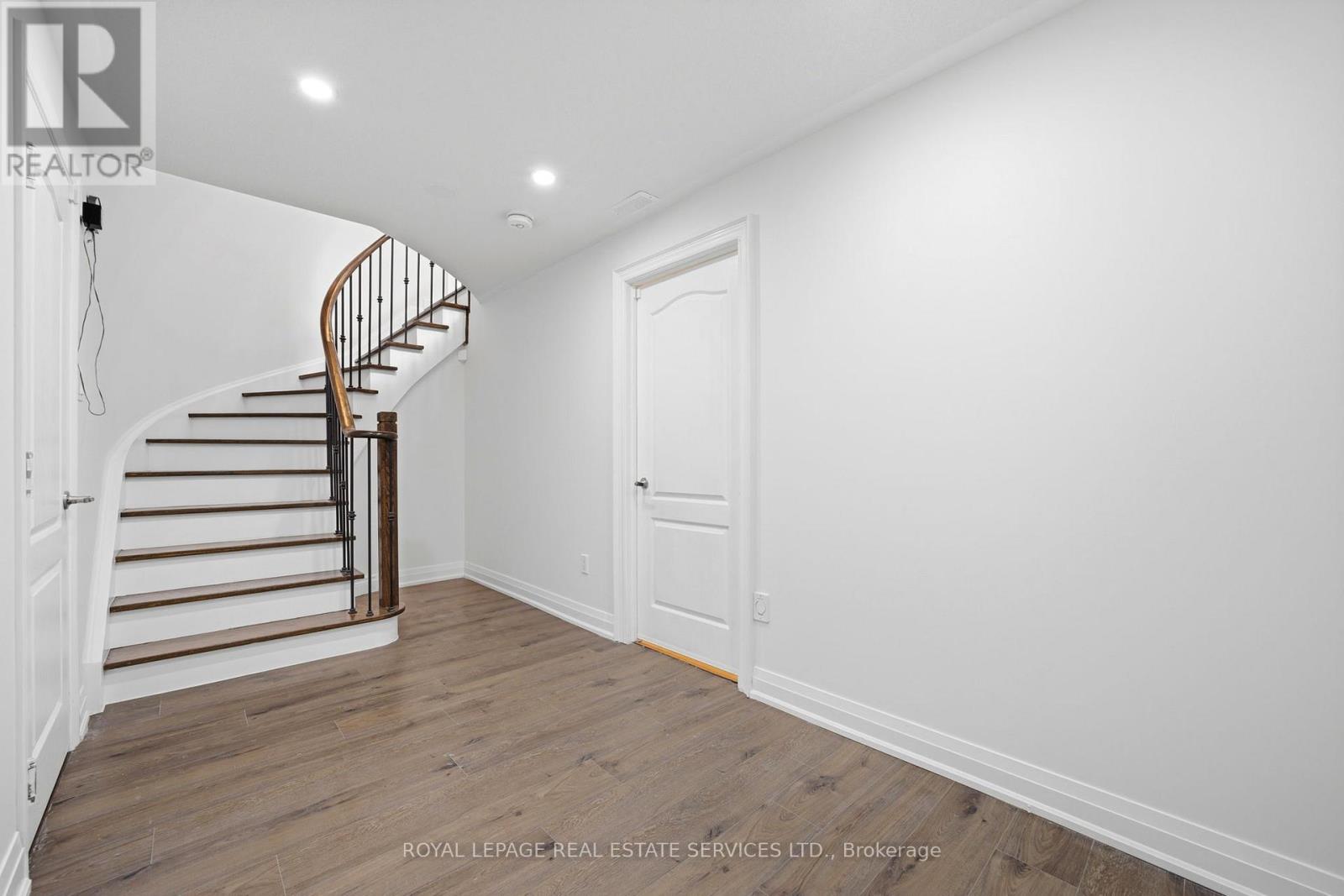 2531 Morrison Avenue, Mississauga, Ontario  L5C 3J6 - Photo 33 - W13106760