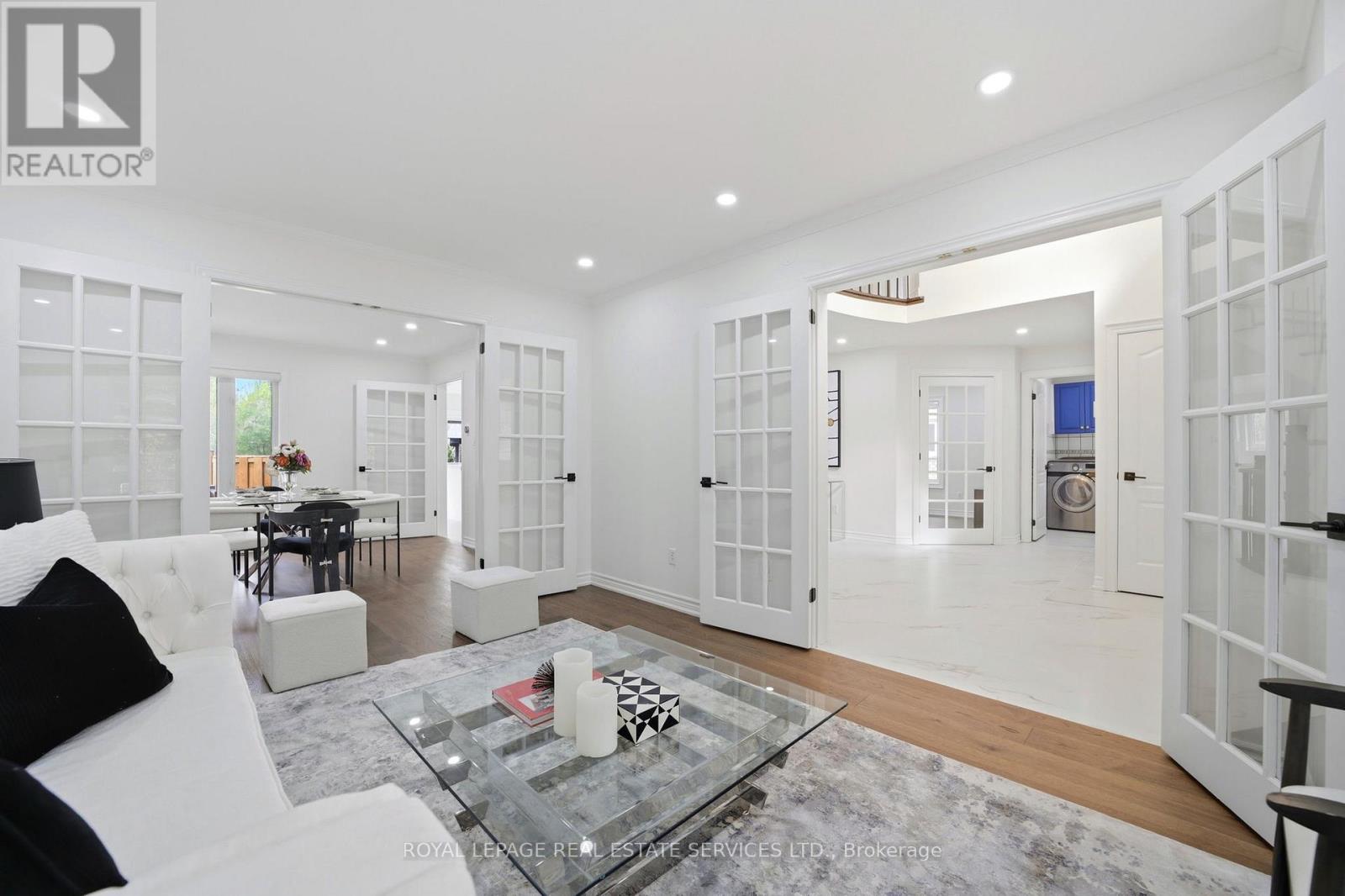 2531 Morrison Avenue, Mississauga, Ontario  L5C 3J6 - Photo 7 - W13106760