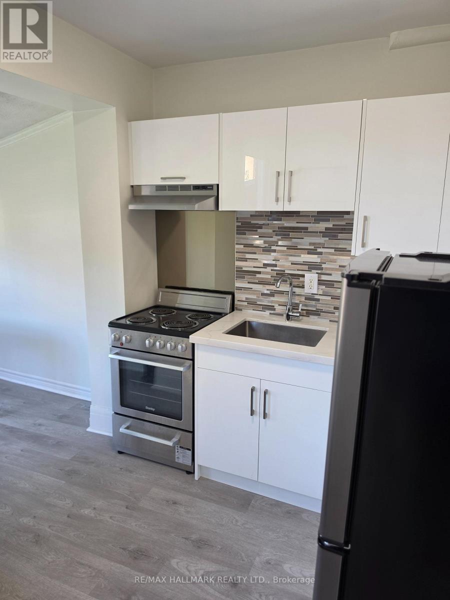 Upper - 797 Ossington Avenue, Toronto, Ontario  M6G 3T8 - Photo 13 - W13106766