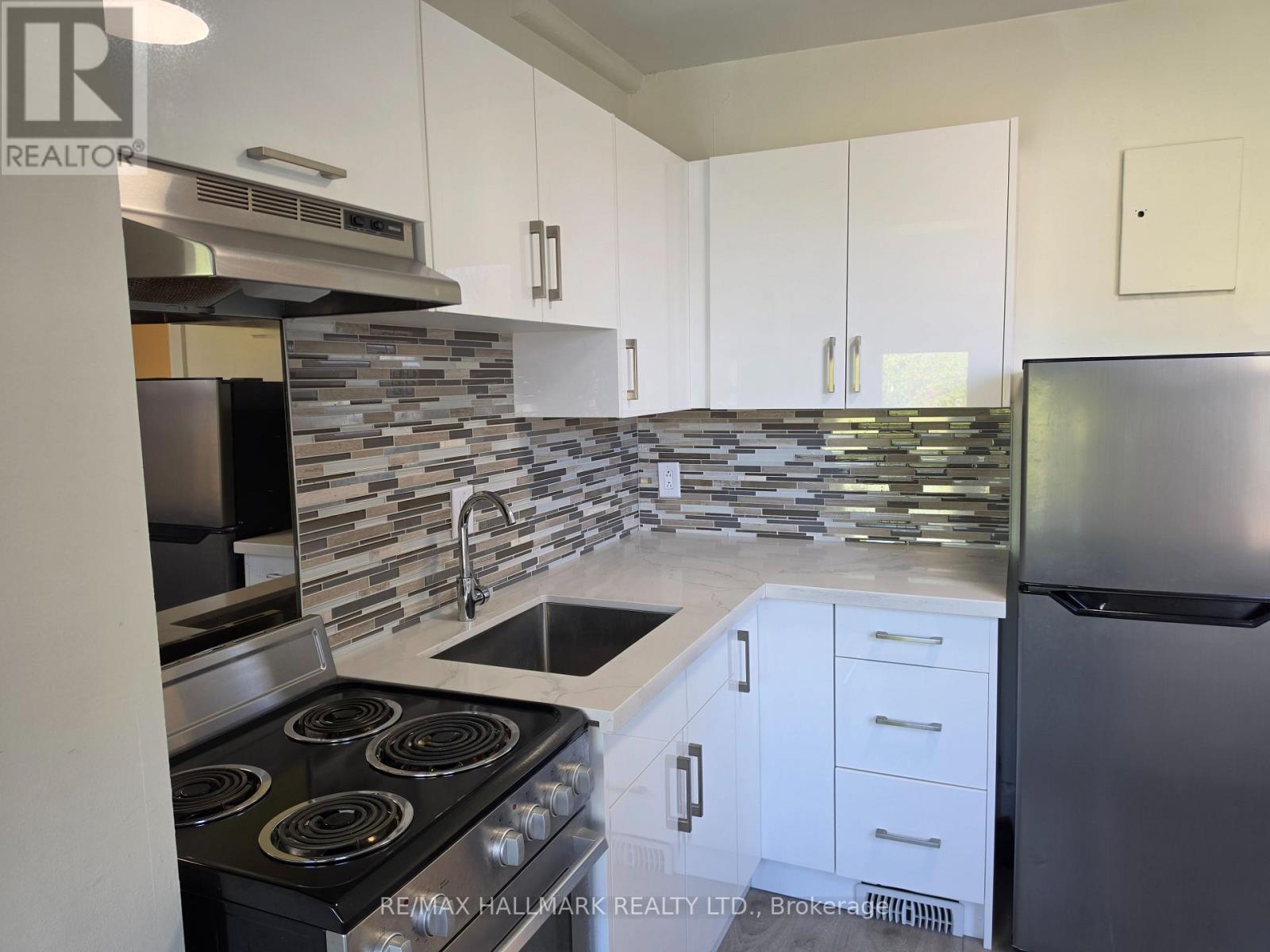 Upper - 797 Ossington Avenue, Toronto, Ontario  M6G 3T8 - Photo 16 - W13106766