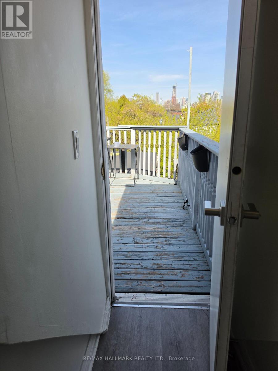 Upper - 797 Ossington Avenue, Toronto, Ontario  M6G 3T8 - Photo 30 - W13106766