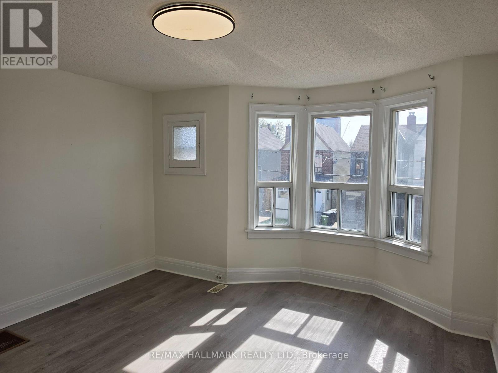 Upper - 797 Ossington Avenue, Toronto, Ontario  M6G 3T8 - Photo 4 - W13106766