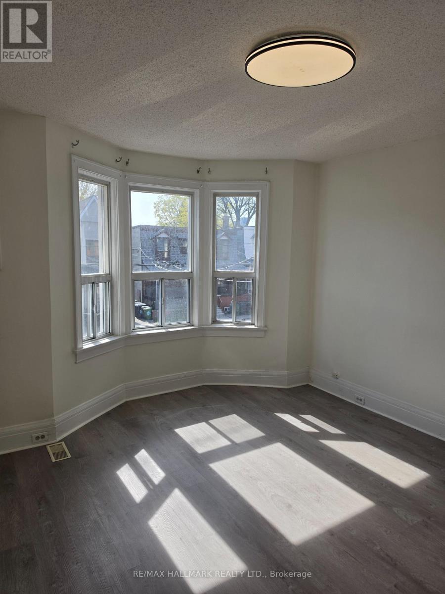 Upper - 797 Ossington Avenue, Toronto, Ontario  M6G 3T8 - Photo 5 - W13106766
