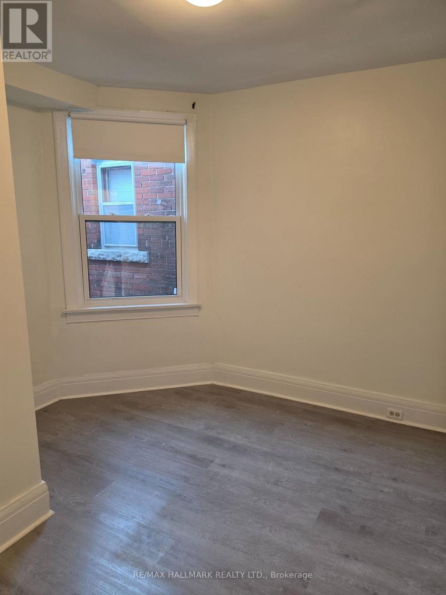 Upper - 797 Ossington Avenue, Toronto, Ontario  M6G 3T8 - Photo 9 - W13106766