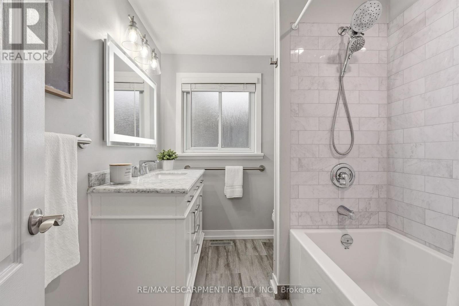 694 Mullin Way, Burlington, Ontario  L7L 4J7 - Photo 31 - W13106794