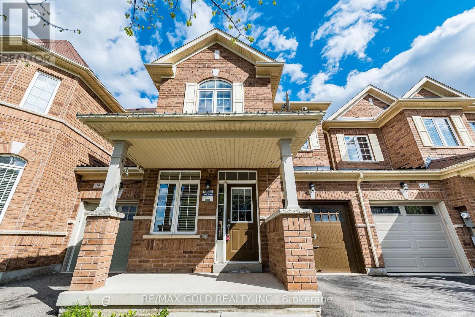 17 Primo Road, Brampton, Ontario  L7A 0Z9 - Photo 2 - W13106818
