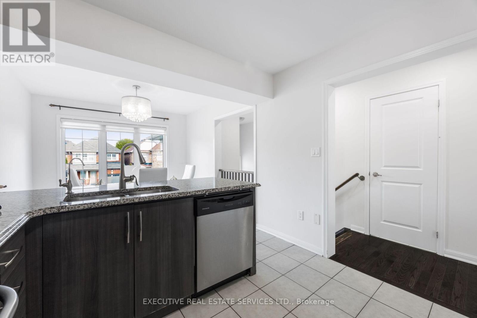 101 Mccleave Crescent, Brampton, Ontario  L6Y 4Y9 - Photo 19 - W13106854