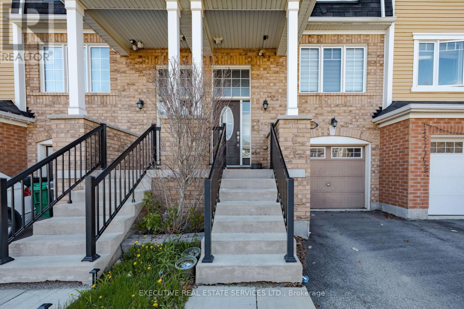 101 Mccleave Crescent, Brampton, Ontario  L6Y 4Y9 - Photo 5 - W13106854