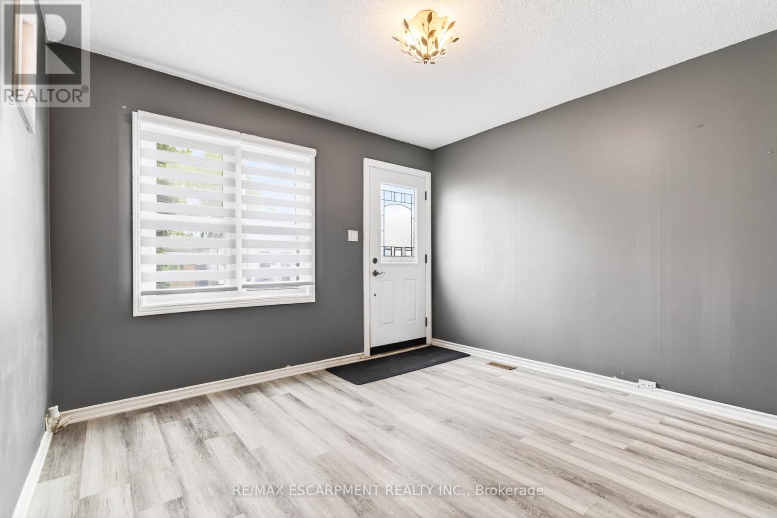 14 Cambridge Avenue, Hamilton, Ontario  L8H 1T5 - Photo 3 - X13106758