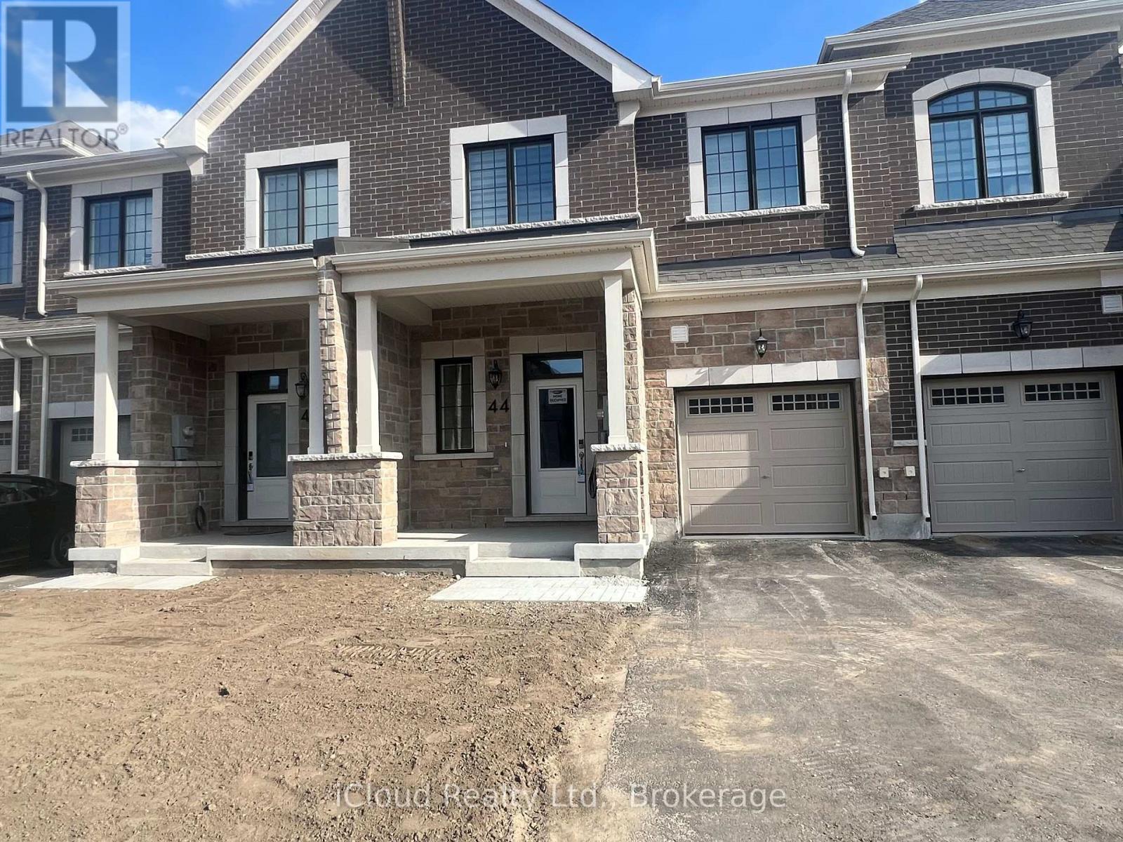 44 FOXLEY HEIGHTS, Barrie, Ontario