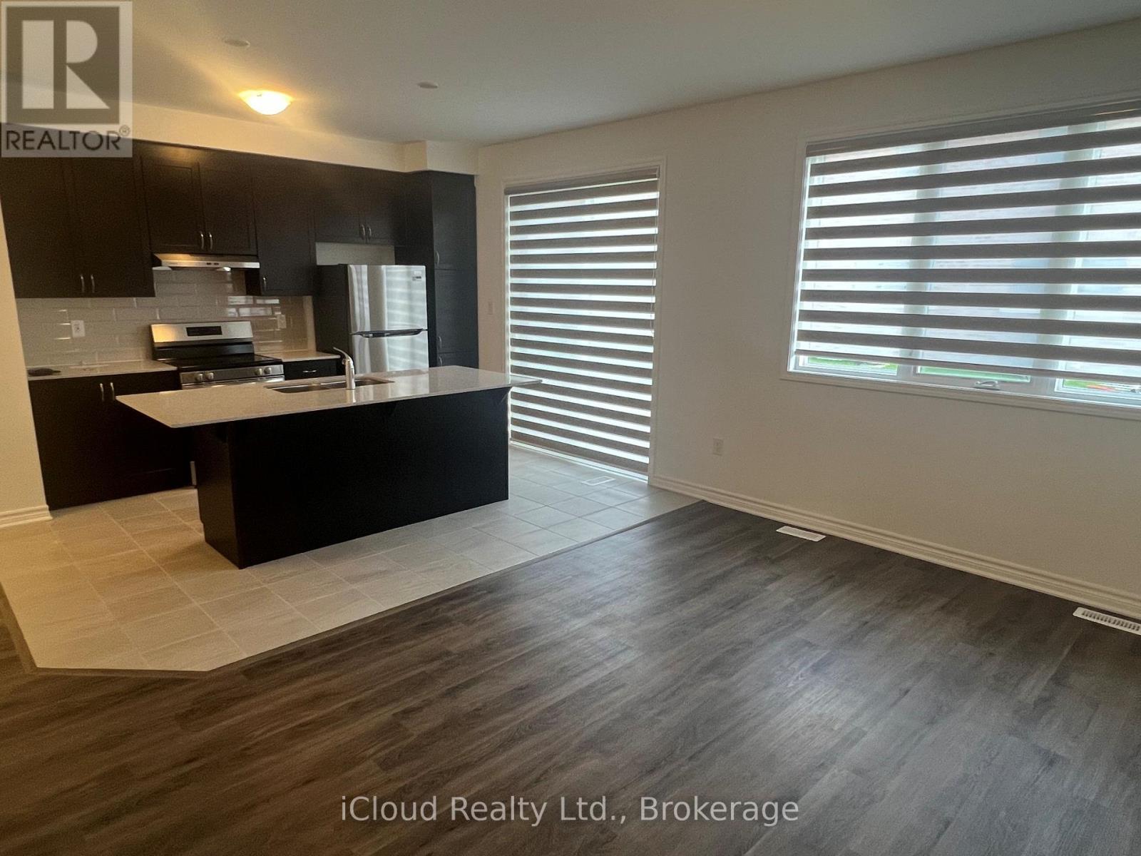 44 Foxley Heights, Barrie, Ontario  L9S 0Z8 - Photo 3 - S13100844