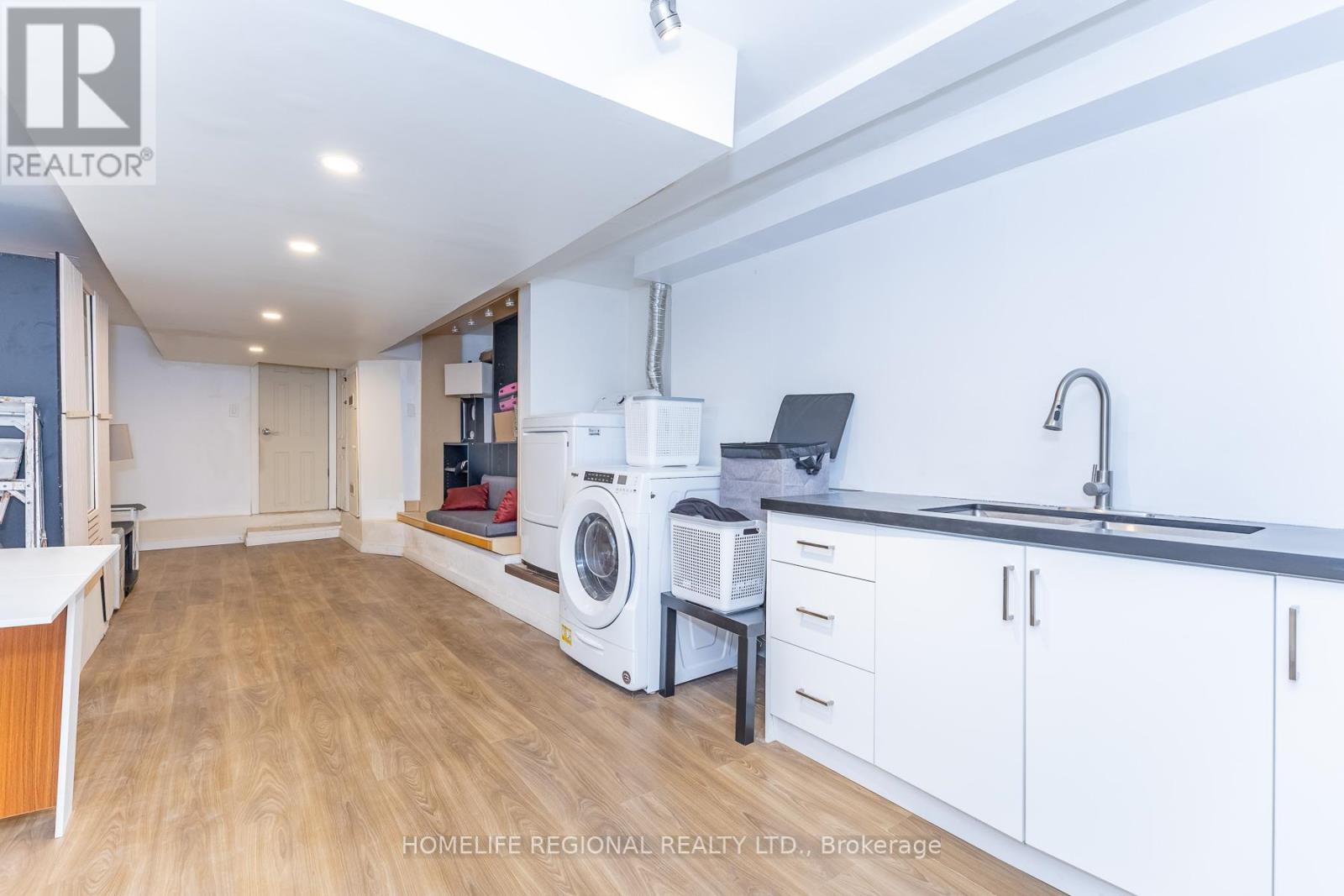 2378 St Clair Avenue W, Toronto, Ontario  M6N 1K8 - Photo 31 - W12993584