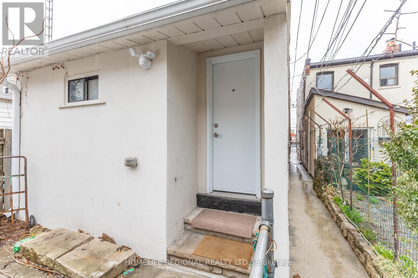 2378 St Clair Avenue W, Toronto, Ontario  M6N 1K8 - Photo 34 - W12993584