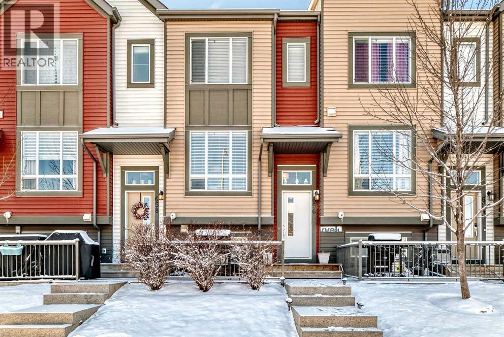 656 Copperpond Boulevard Se, Calgary, Alberta  T2Z 5B9 - Photo 1 - A2282104