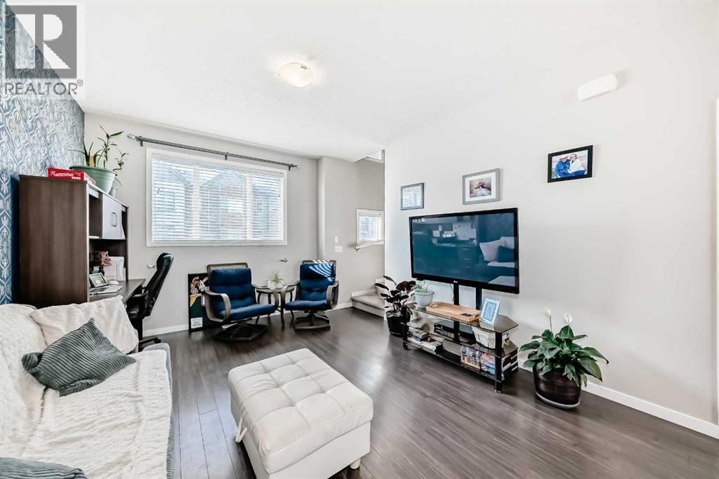 656 Copperpond Boulevard Se, Calgary, Alberta  T2Z 5B9 - Photo 15 - A2282104