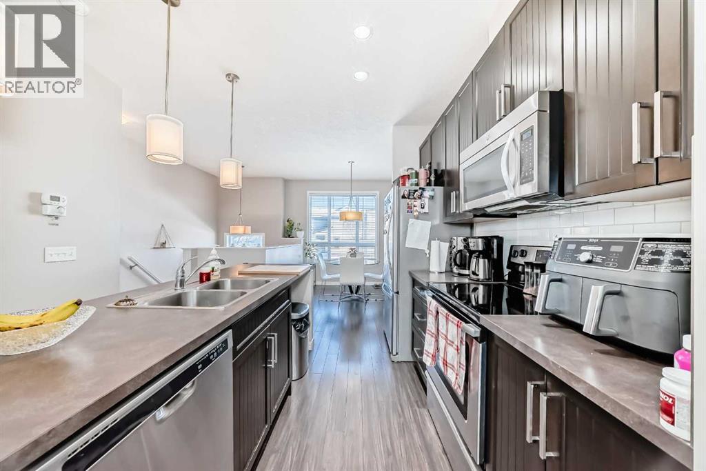 656 Copperpond Boulevard Se, Calgary, Alberta  T2Z 5B9 - Photo 9 - A2282104