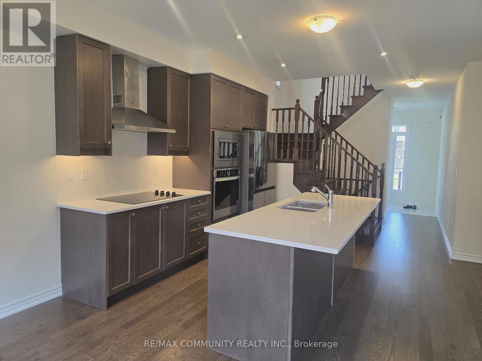 59 Mountainside Crescent, Whitby, Ontario  L1R 0P4 - Photo 3 - E13101190