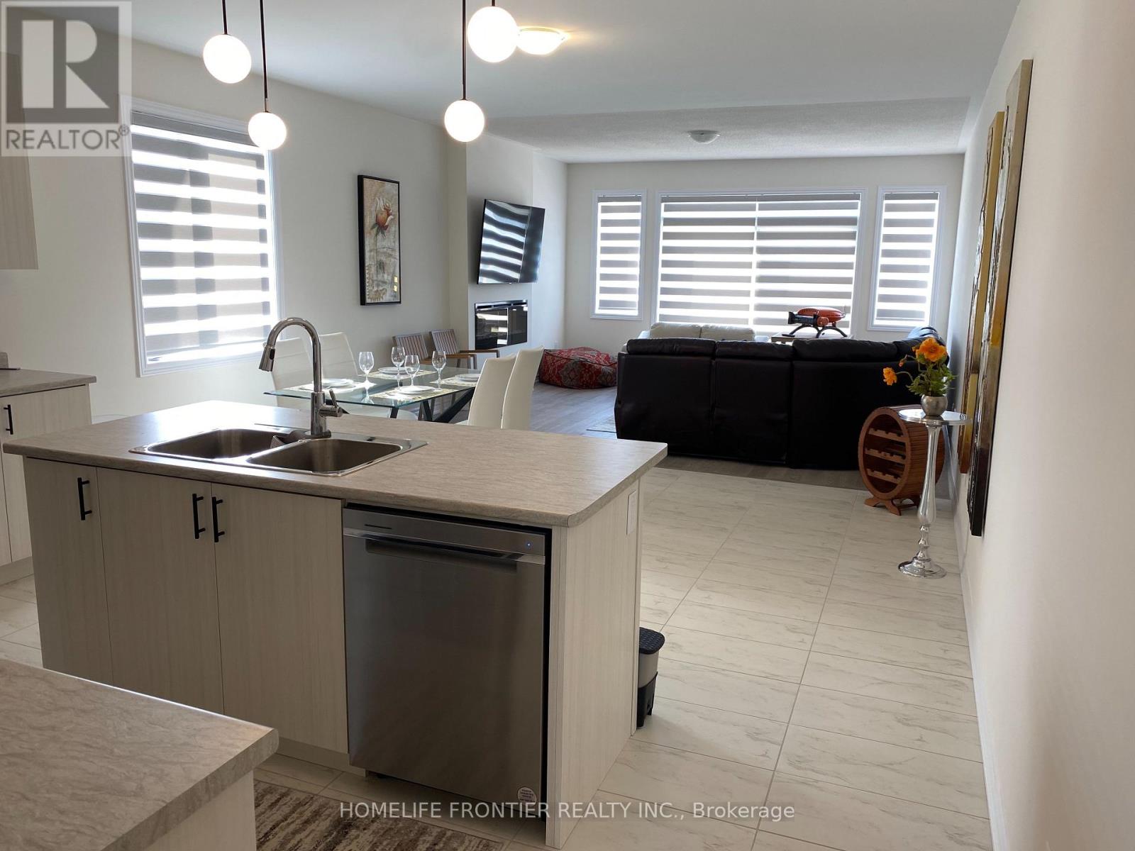 172 Ramblewood Drive S, Wasaga Beach, Ontario  L9Z 0L6 - Photo 4 - S13027534