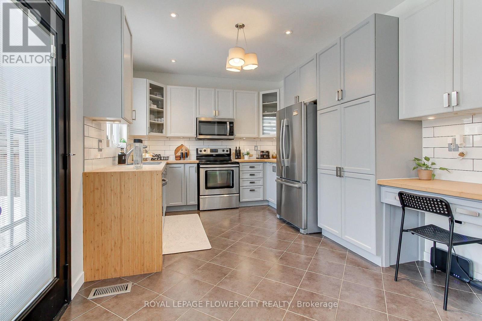 917 Mctrach Crescent, Milton, Ontario  L9T 1M5 - Photo 14 - W12784796