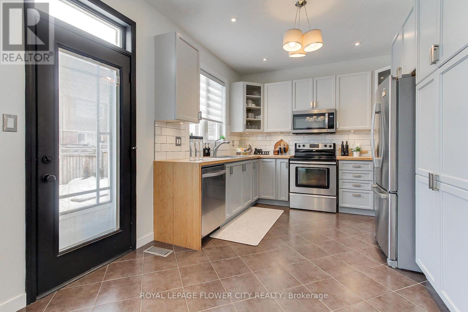917 Mctrach Crescent, Milton, Ontario  L9T 1M5 - Photo 15 - W12784796