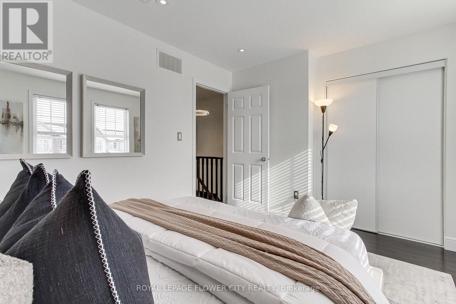917 Mctrach Crescent, Milton, Ontario  L9T 1M5 - Photo 36 - W12784796