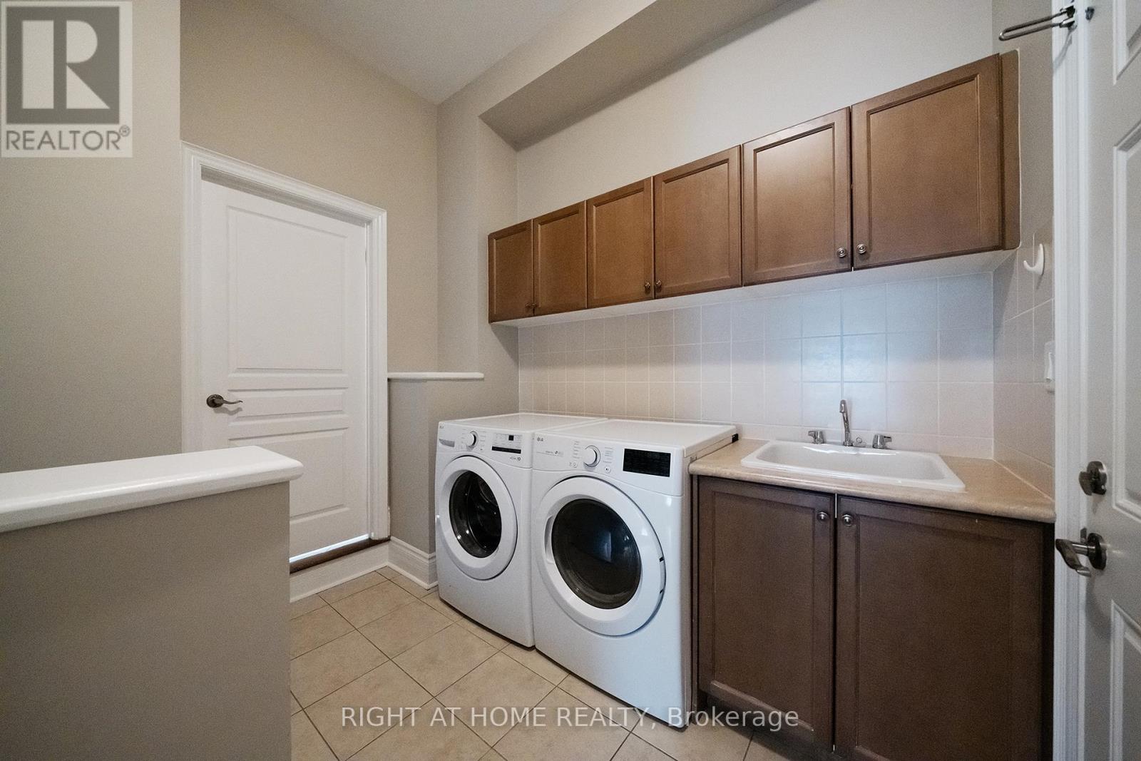 3353 Skipton Lane, Oakville, Ontario  L6M 0K3 - Photo 20 - W13100444