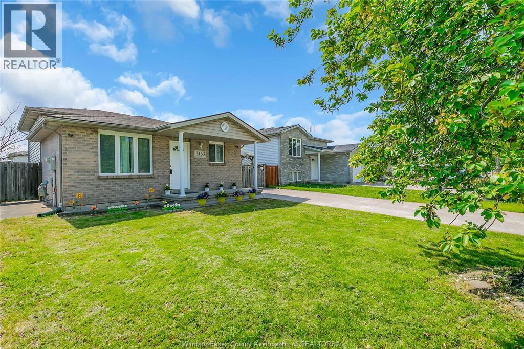 3453 Caribou Crescent, Windsor, Ontario  N8W 5V4 - Photo 3 - 26010549