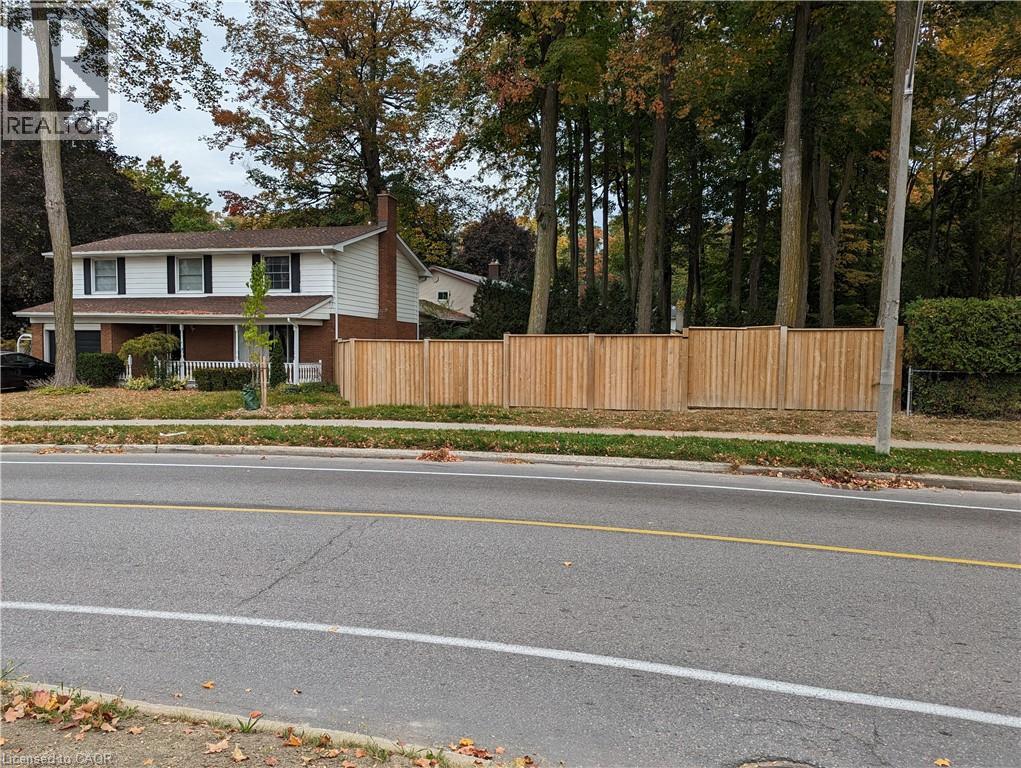 462 Hazel Street, Waterloo, Ontario  N2L 3R1 - Photo 1 - 40828366