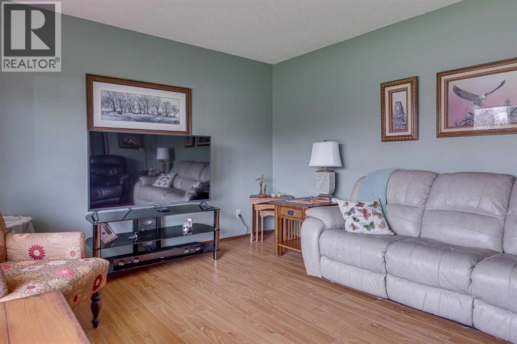 2 Otterbury Avenue, Red Deer, Alberta  T4N 4Z9 - Photo 8 - A2309520