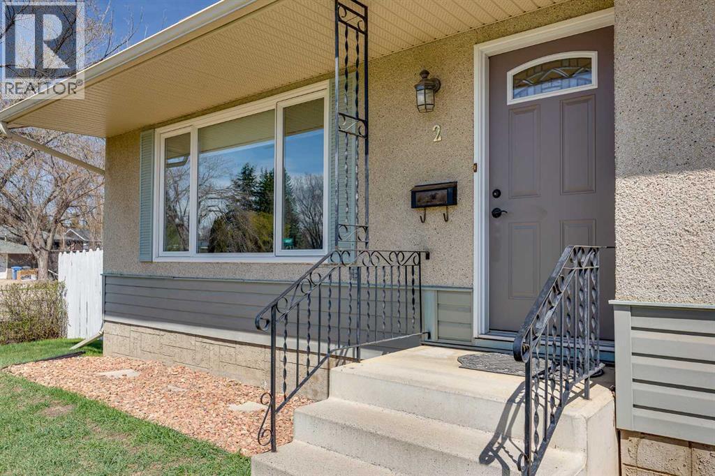 2 Otterbury Avenue, Red Deer, Alberta  T4N 4Z9 - Photo 4 - A2309520