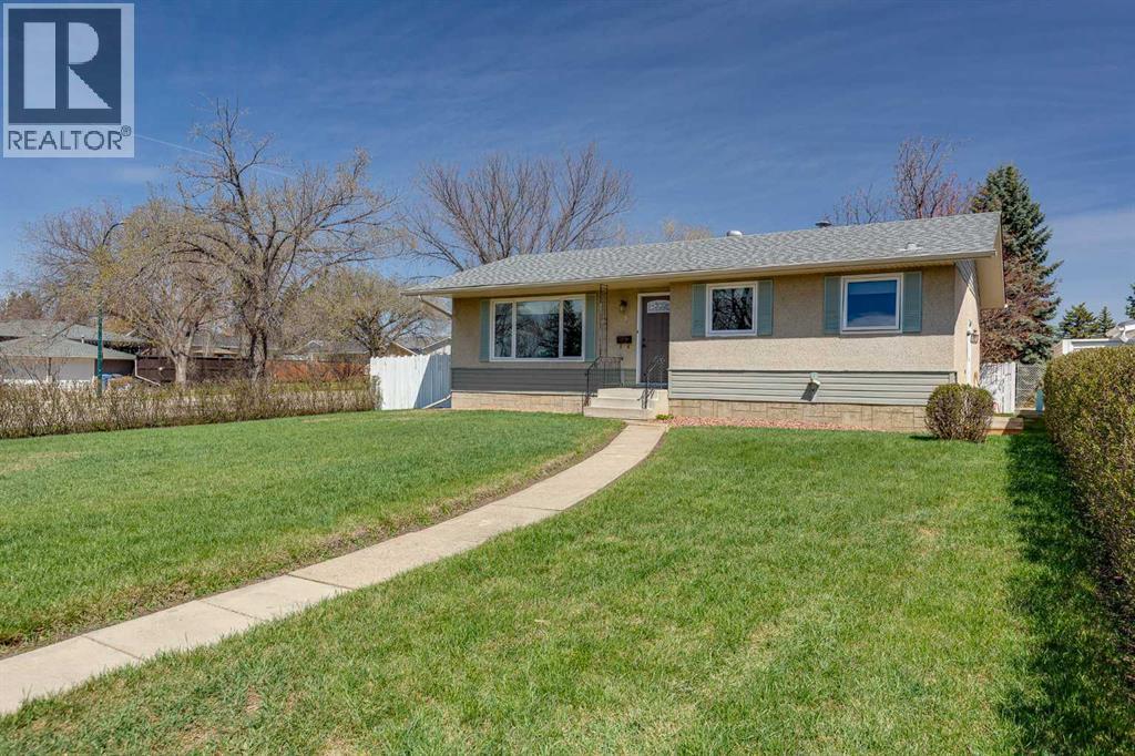 2 Otterbury Avenue, Red Deer, Alberta  T4N 4Z9 - Photo 3 - A2309520