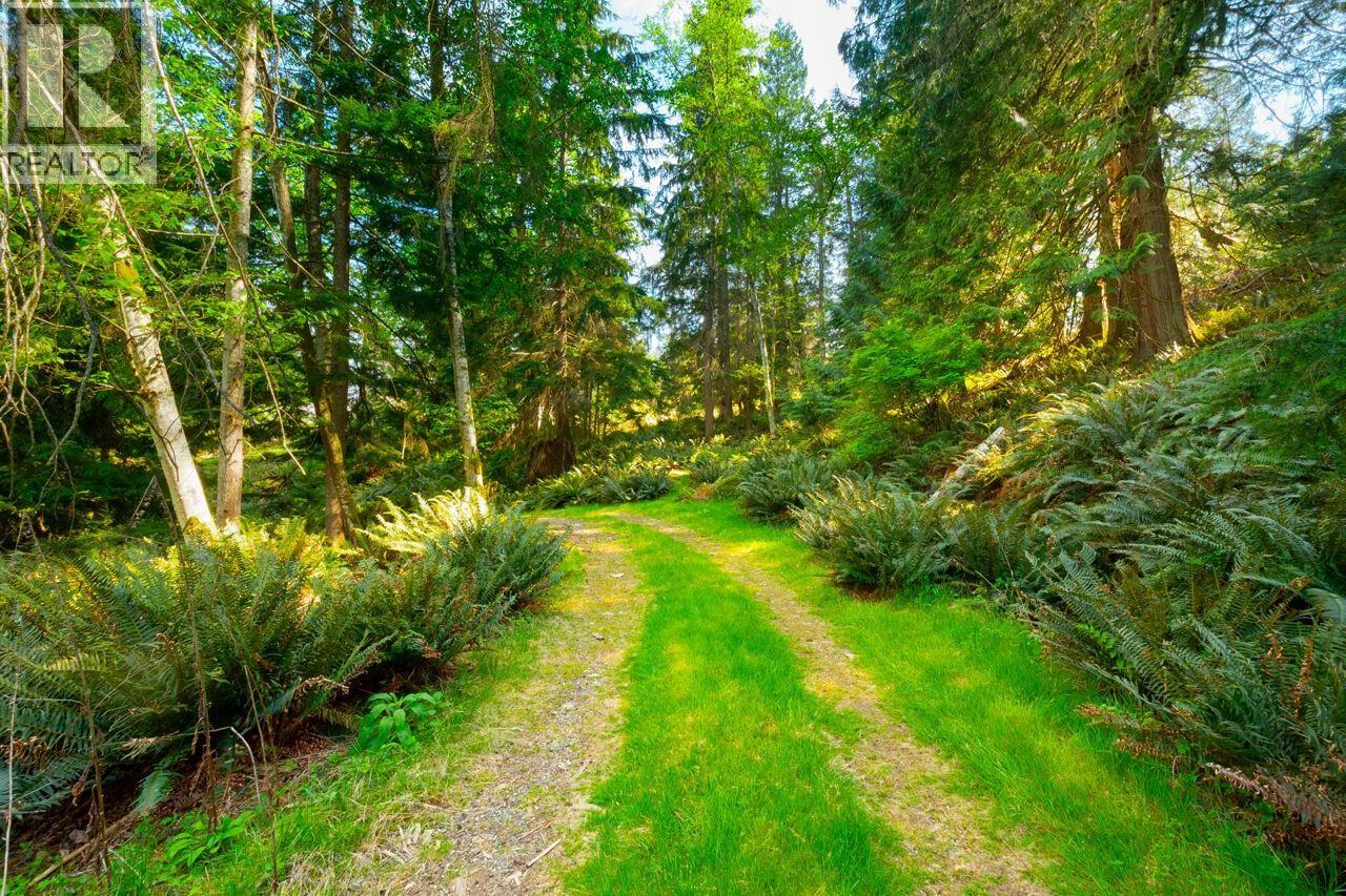 Lot B Hiker's Trail, Bowen Island, British Columbia  V0N 1G2 - Photo 3 - R3121652