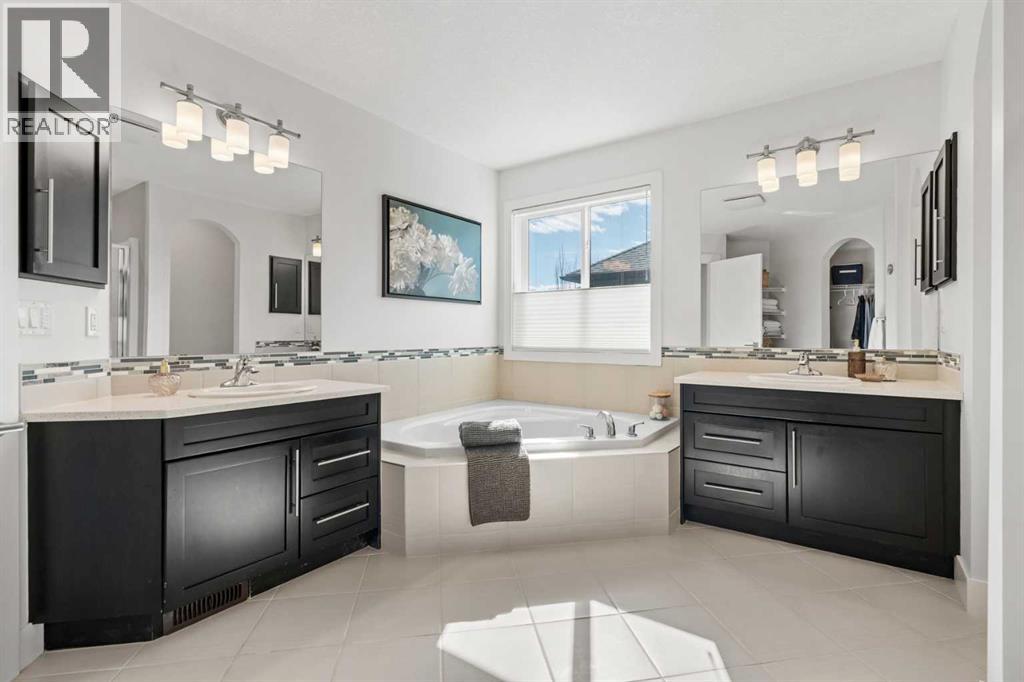 25 Westland Crescent Sw, Calgary, Alberta  T3H 0W1 - Photo 25 - A2307642