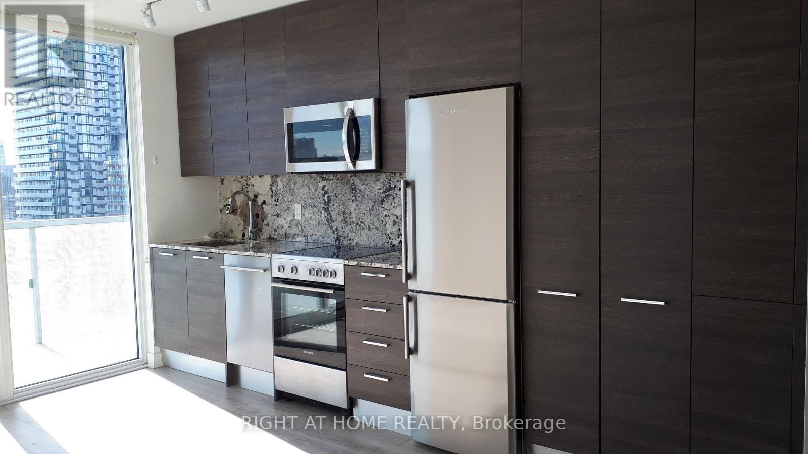 2403 - 28 Wellesley Street E, Toronto, Ontario  M4Y 0C4 - Photo 7 - C13106886