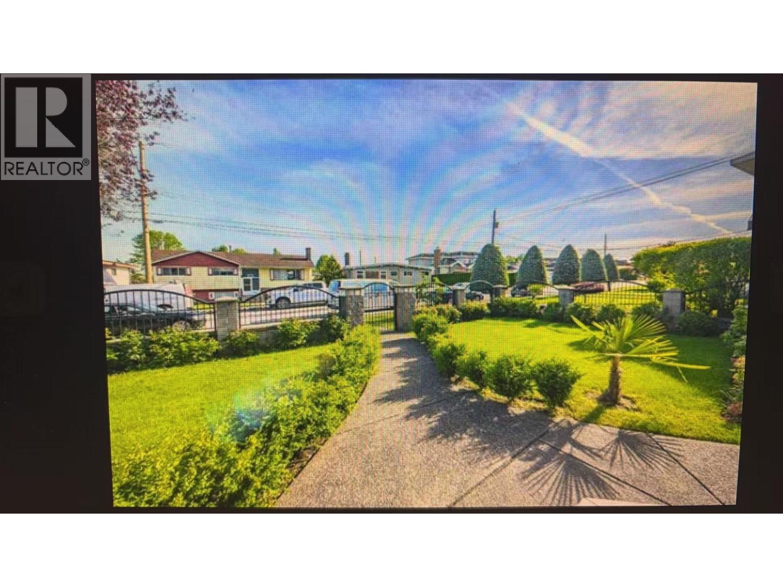 Ground Level 6661 Aubrey St, Burnaby, British Columbia  V5B 2E3 - Photo 3 - R3121648