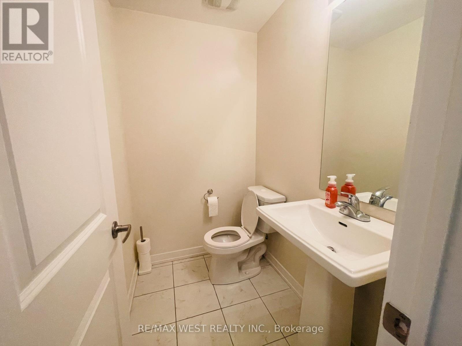216 - 2550 Castlegate Crossing Drive, Pickering, Ontario  L1X 0G4 - Photo 16 - E13106894