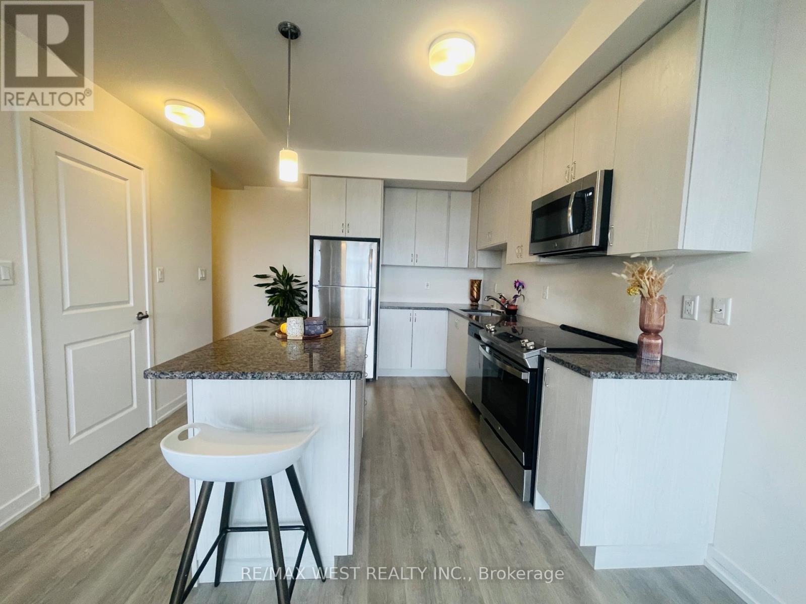216 - 2550 Castlegate Crossing Drive, Pickering, Ontario  L1X 0G4 - Photo 4 - E13106894