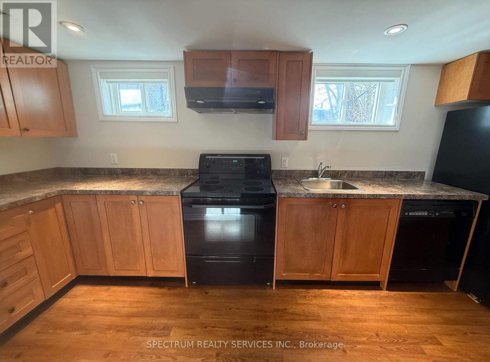 LOWER - 1002 WESTON ROAD, Toronto, Ontario