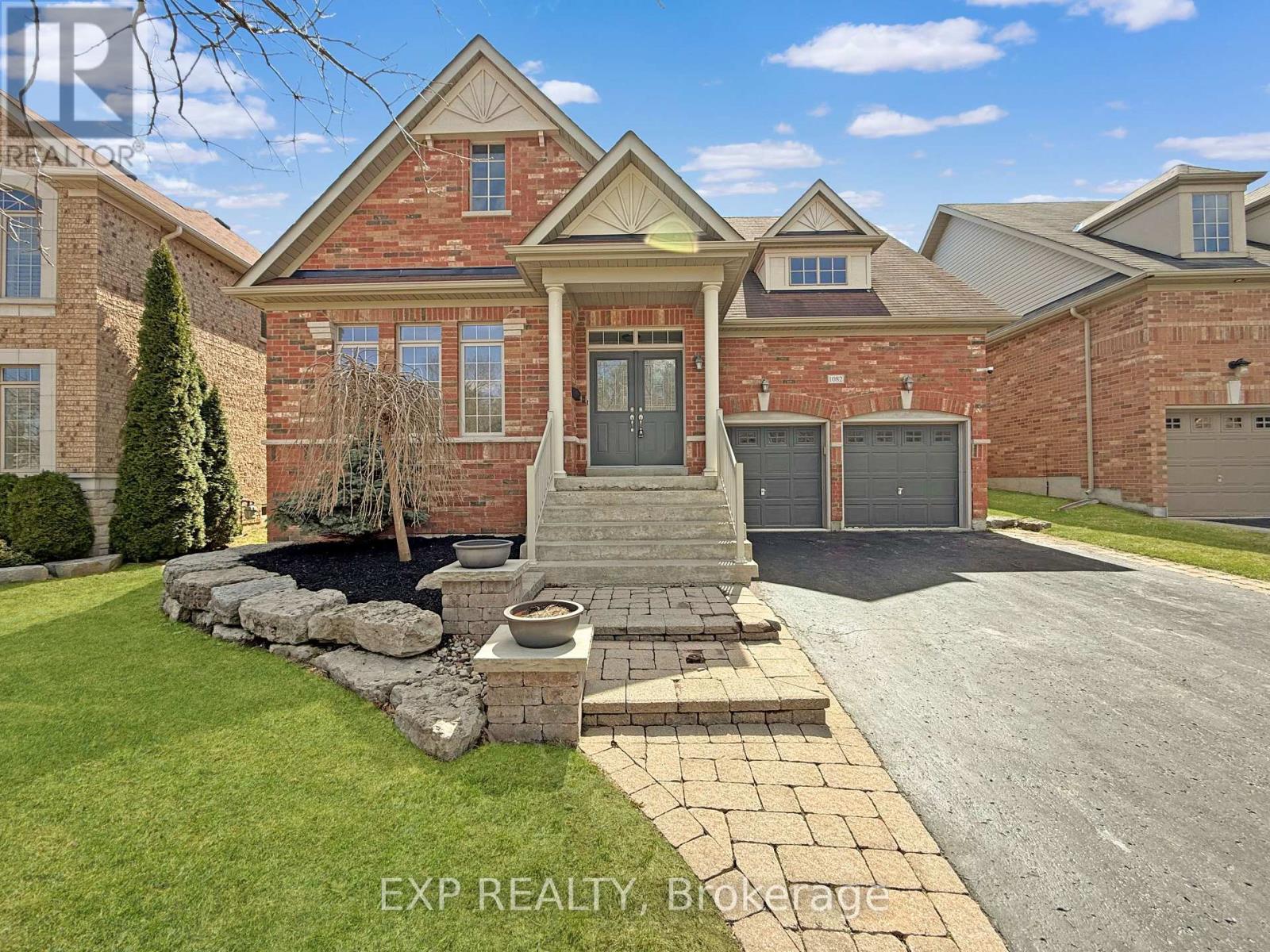 1082 BOB SCOTT COURT, Newmarket, Ontario