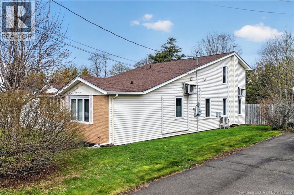 39 Glenwood Drive, Moncton, New Brunswick  E1A 2M8 - Photo 3 - NB136323