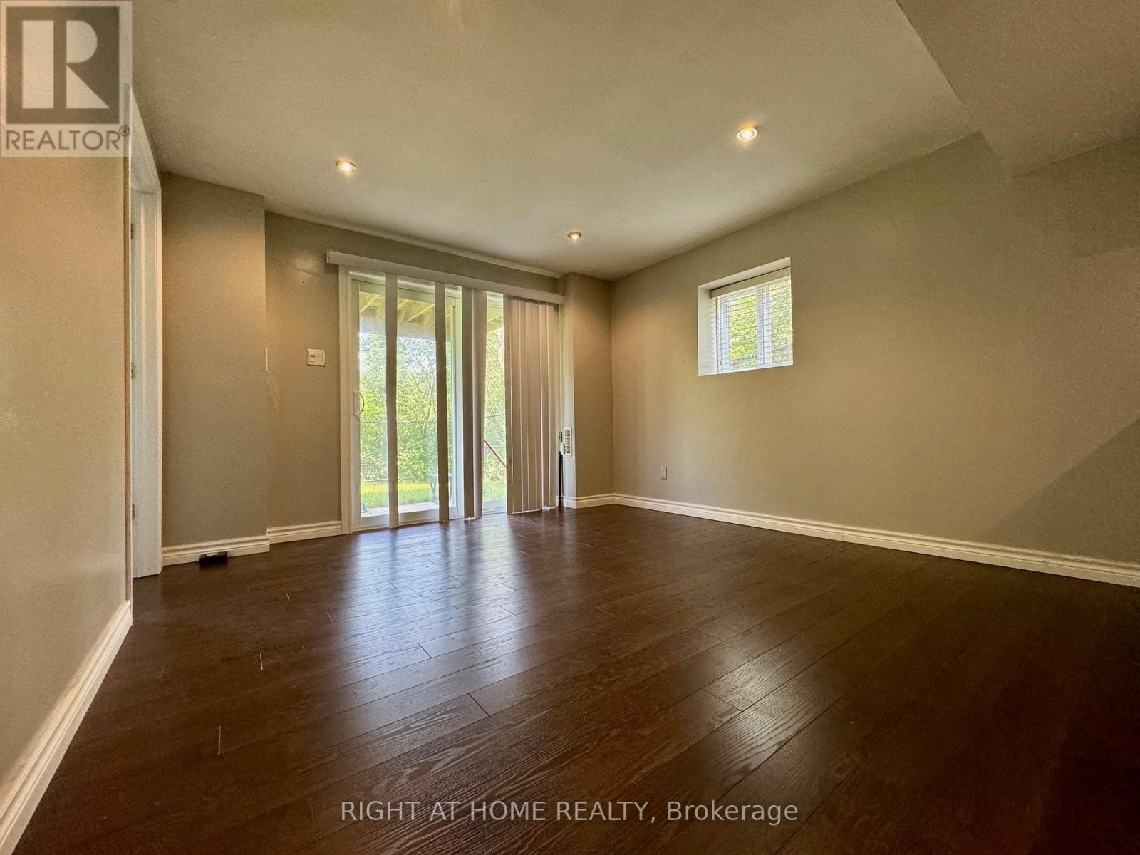 Bsmt - 1045 Tock Close, Milton, Ontario  L9T 8G8 - Photo 2 - W13106878