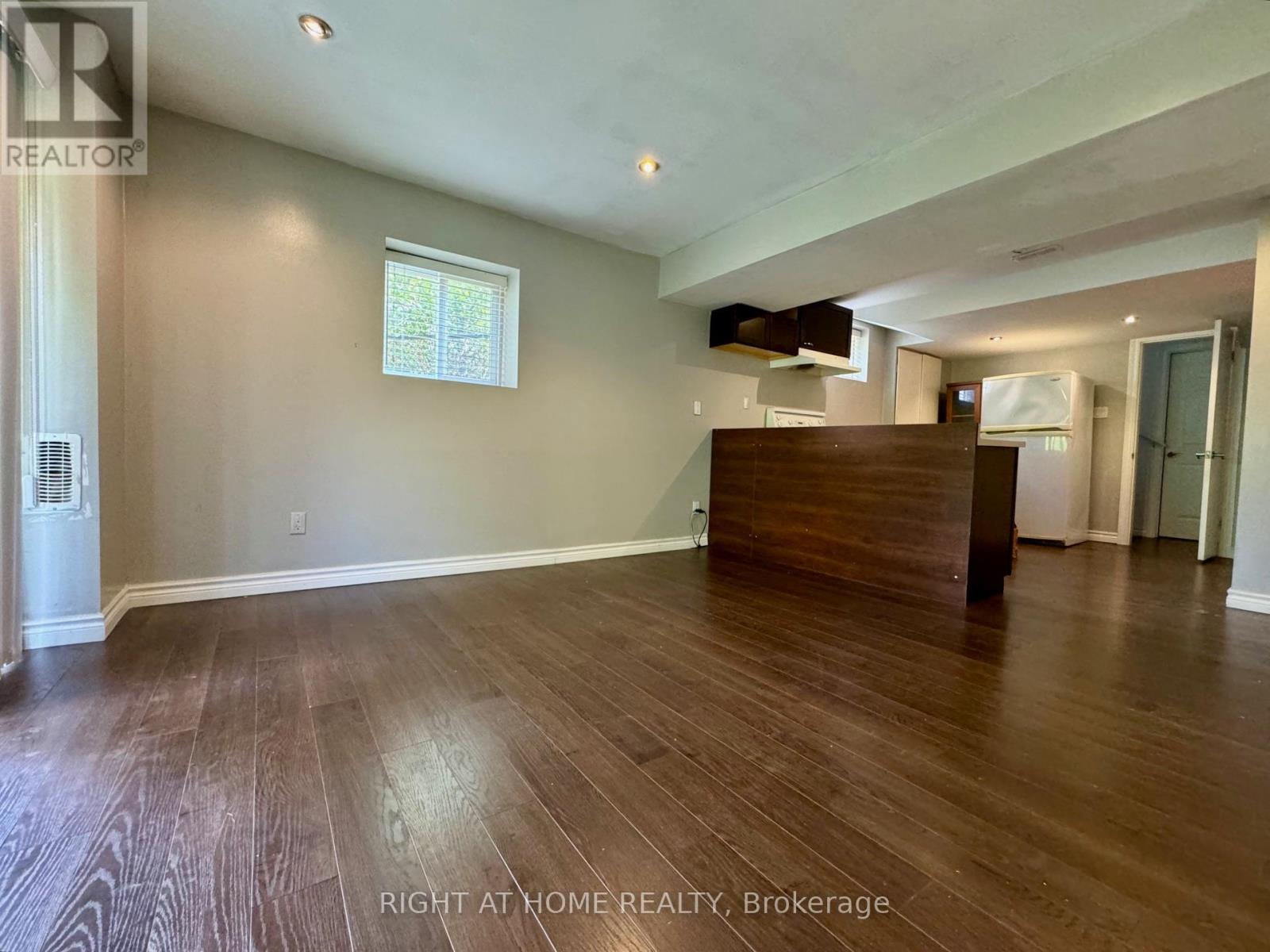 Bsmt - 1045 Tock Close, Milton, Ontario  L9T 8G8 - Photo 3 - W13106878