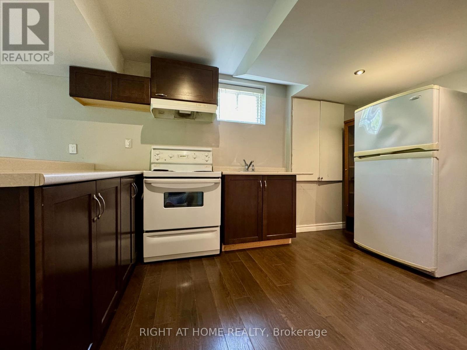 Bsmt - 1045 Tock Close, Milton, Ontario  L9T 8G8 - Photo 6 - W13106878