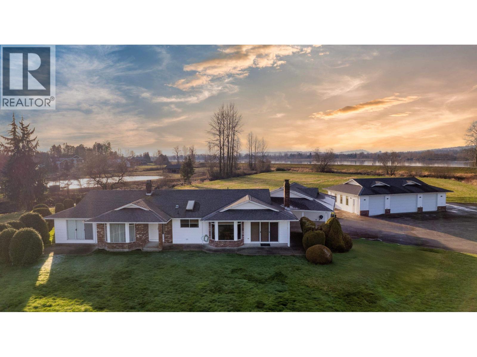 15145 HARRIS ROAD, Pitt Meadows, British Columbia